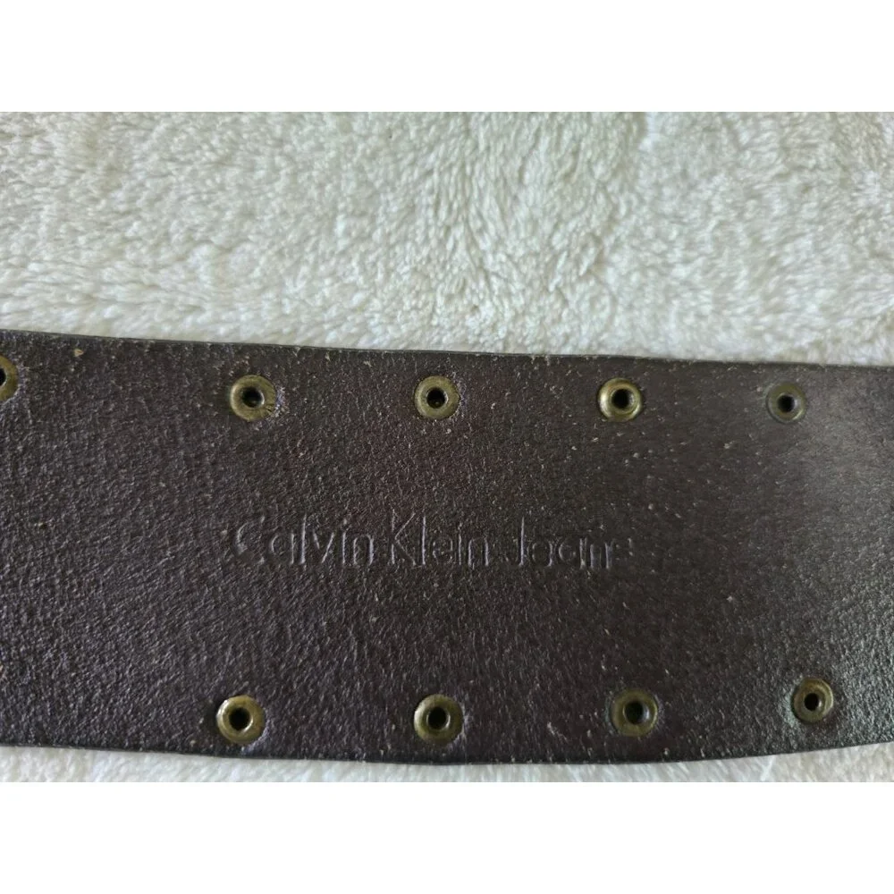 Womens Y2K Vintage Belt Brown Leather Round Brass Medallion Buckle Calvin Klein - Picture 6 of 7